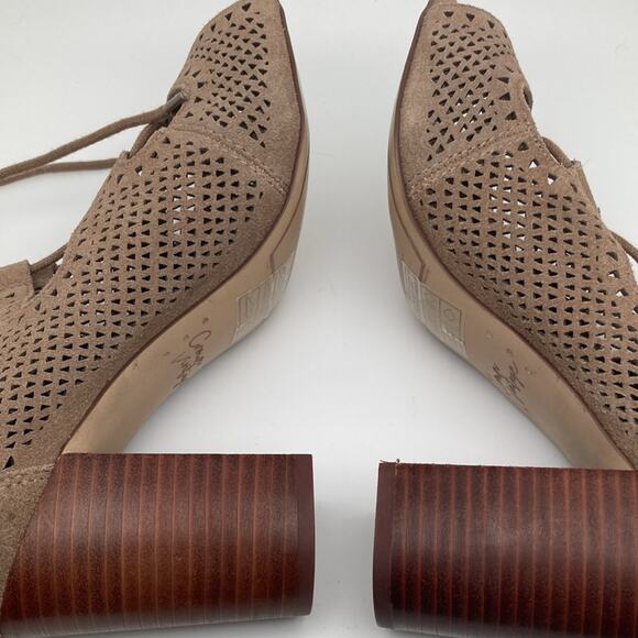 Crown Vintage Women's Faux Suede Laser Cut Peep Toe Lace Up Heel Size 7.5 - Picture 9 of 16